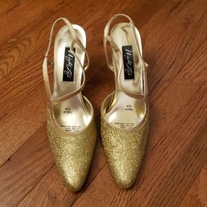 BEAUTIFUL Gold Heels Shoes Size 7.5 N